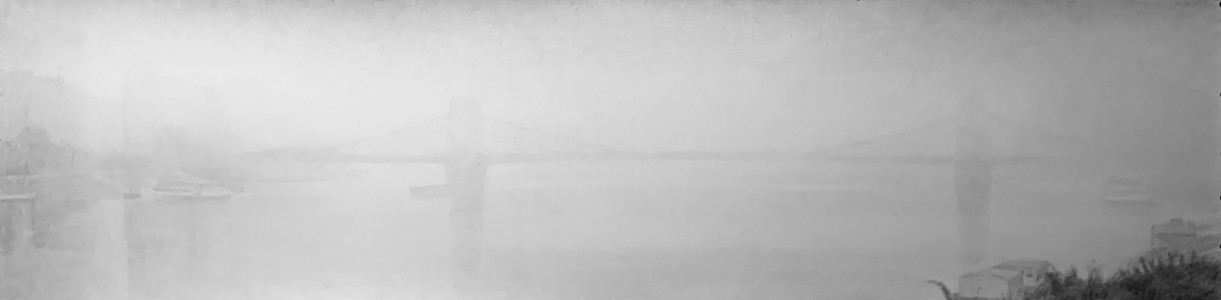 Ködös Lánchídi panoráma hajókkal, stégekkel